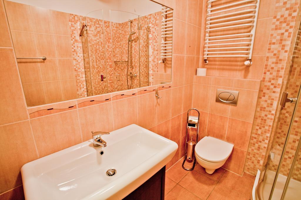 Hotel Stara Szmergielnia Bielsko-Biała Phòng bức ảnh