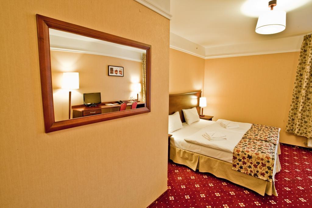 Hotel Stara Szmergielnia Bielsko-Biała Ngoại thất bức ảnh