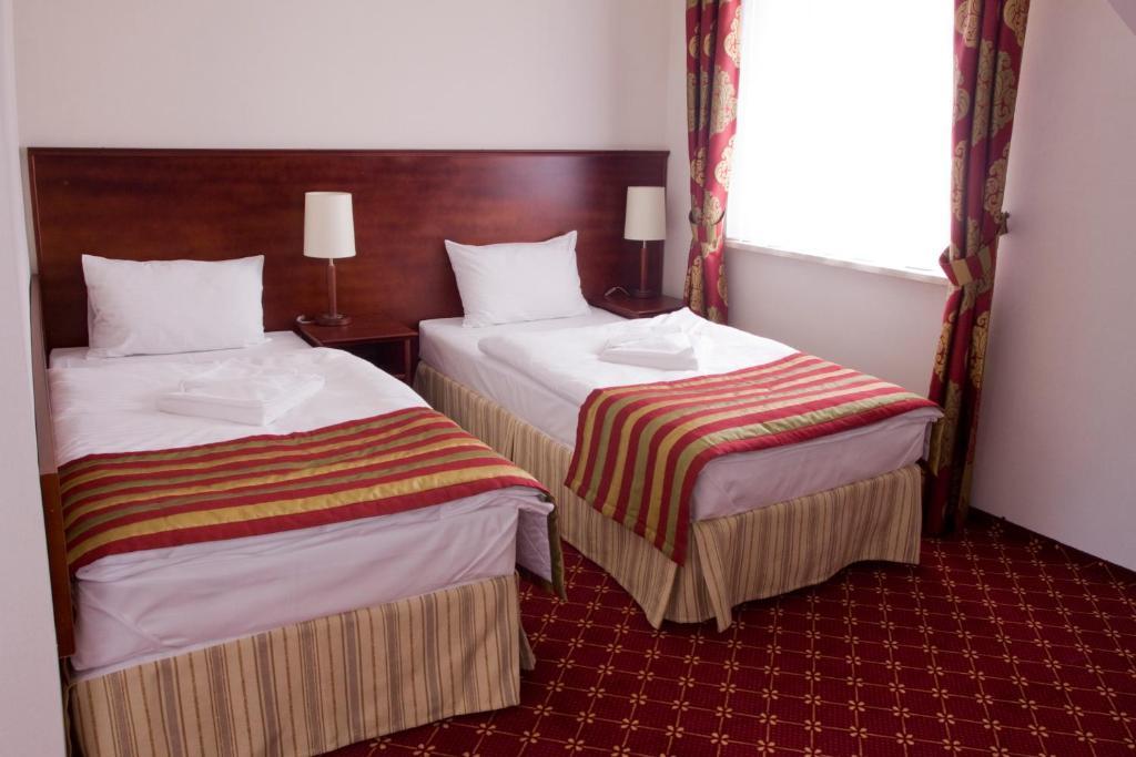 Hotel Stara Szmergielnia Bielsko-Biała Phòng bức ảnh