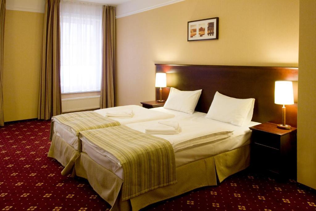 Hotel Stara Szmergielnia Bielsko-Biała Phòng bức ảnh