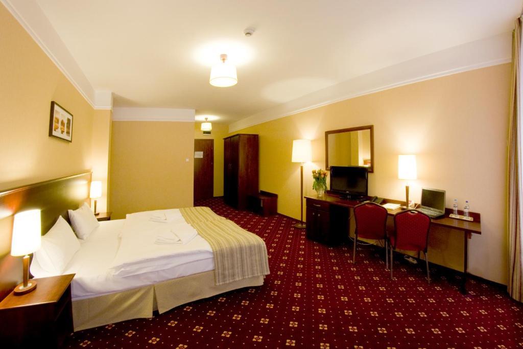 Hotel Stara Szmergielnia Bielsko-Biała Phòng bức ảnh